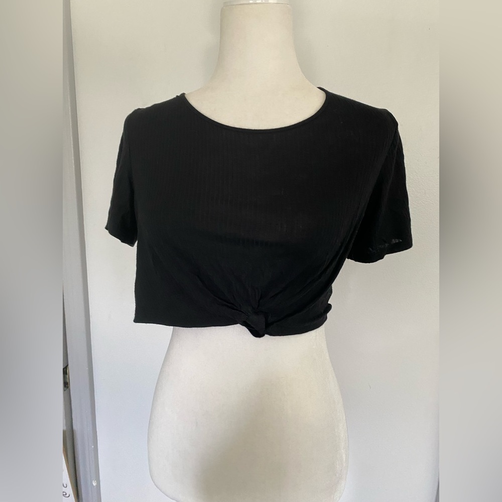 L.A hearts black top 🖤 - Picture 2 of 4